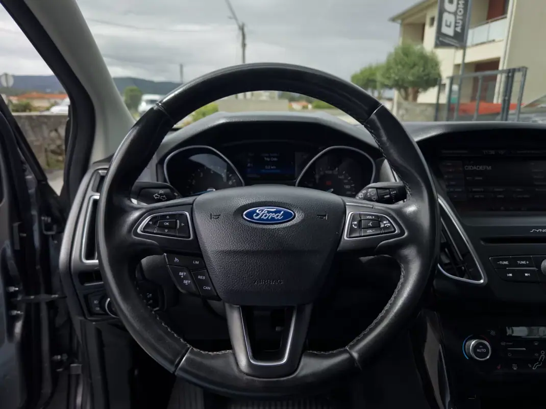Ford Focus 2016 - 9990 EUR, 103000 km - AUTO.MOTO.pt - 103000km - foto 13 de 42