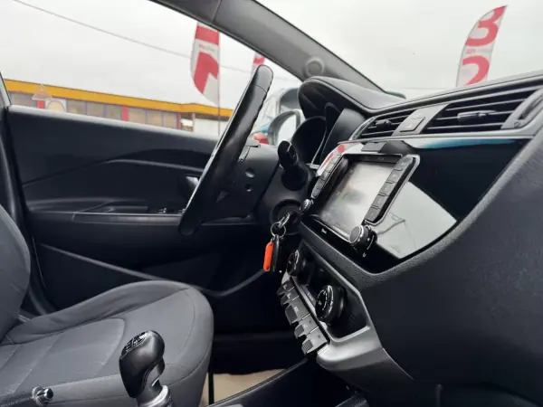 Kia Rio 2016 - 9500 EUR, 113000 km - AUTO.MOTO.pt - 113000km - foto 37 de 40