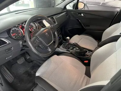 Peugeot 508 SW 2013 - 8900 EUR, 217279 km - AUTO.MOTO.pt - 217279km - foto 6 de 23