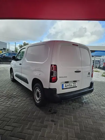 Citroën BERLINGO 1.5 BlueHDi 100 S&S Club M 2021 - 15300 EUR, 100480 km - AUTO.MOTO.pt - 100480km - foto 8 de 14