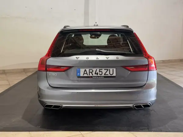 Volvo V90 2017 - 23750 EUR, 133014 km - AUTO.MOTO.pt - 133014km - foto 6 de 25