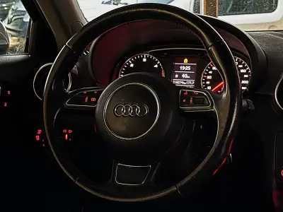 Audi A1 2011 - 9990 EUR, 218000 km - AUTO.MOTO.pt - 218000km - foto 27 de 34