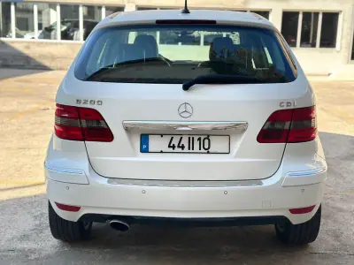 Mercedes-Benz B 200 2009 - 7500 EUR, 281813 km - AUTO.MOTO.pt - 281813km - foto 6 de 19