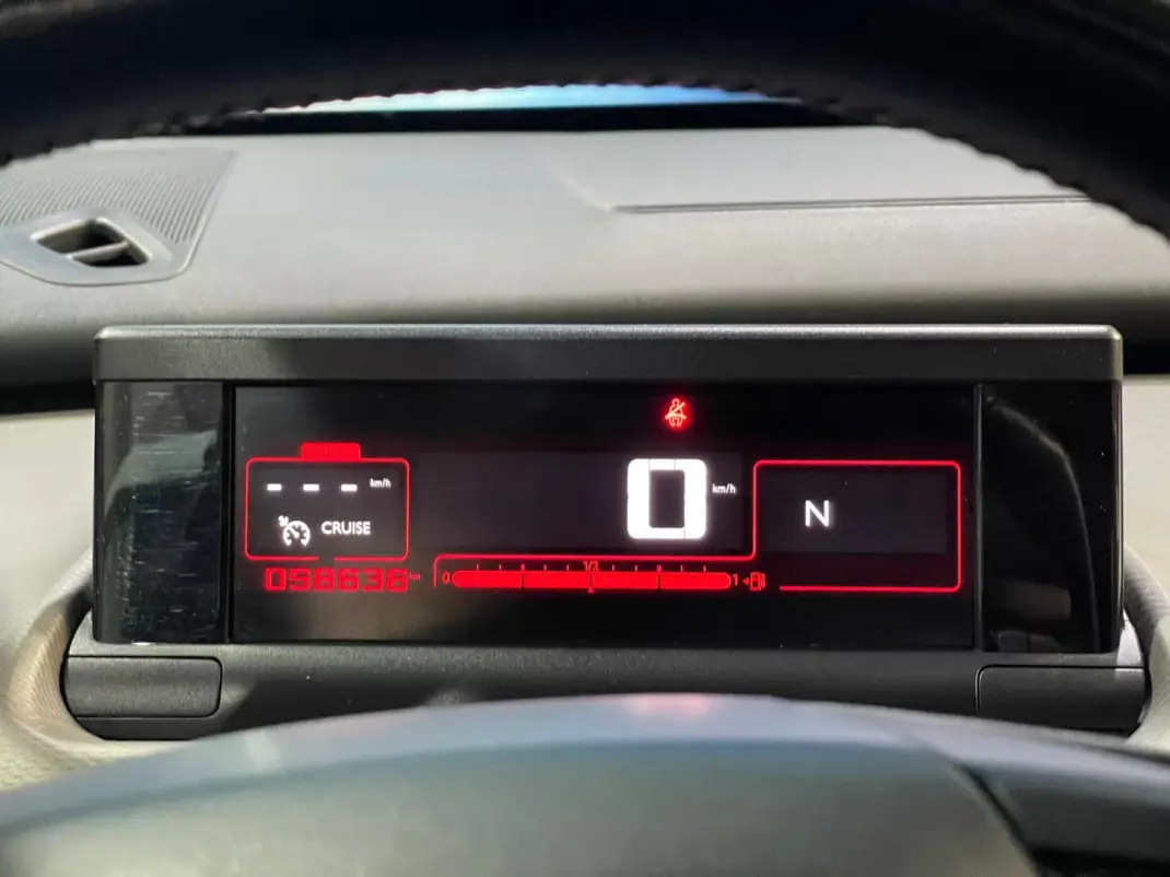 Citroën C4 Cactus 2017 - 10750 EUR, 58000 km - AUTO.MOTO.pt - 58000km - foto 28 de 37