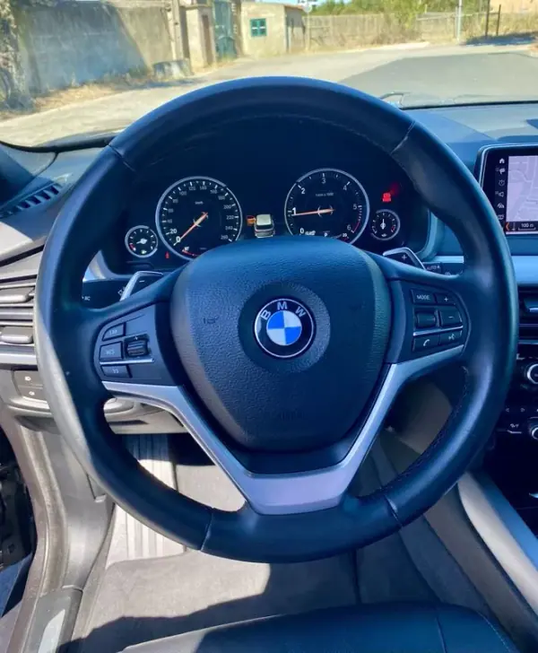 BMW X5 2018 - 34700 EUR, 99828 km - AUTO.MOTO.pt - 99828km - foto 8 de 28
