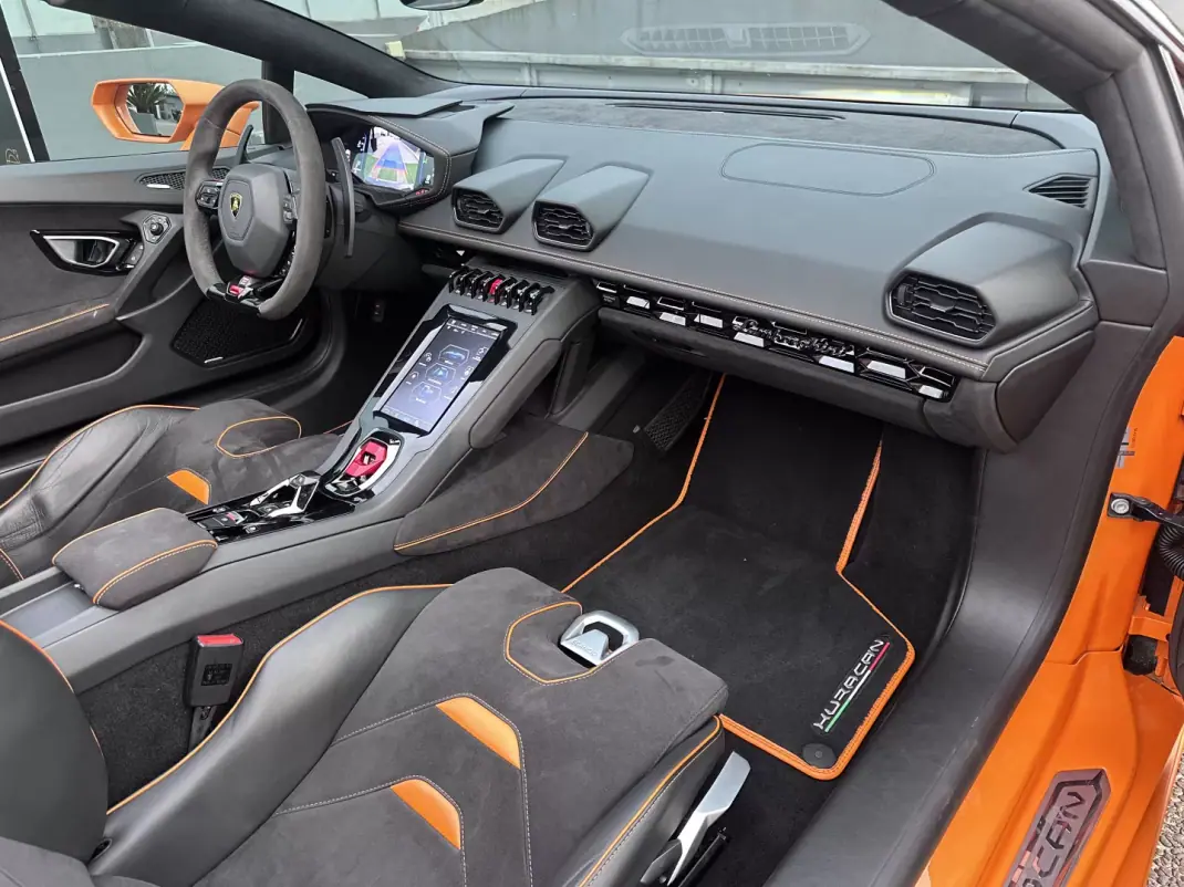 Lamborghini Huracán Spyder 2022 - 398000 EUR, 40000 km - AUTO.MOTO.pt - 40000km - foto 36 de 55