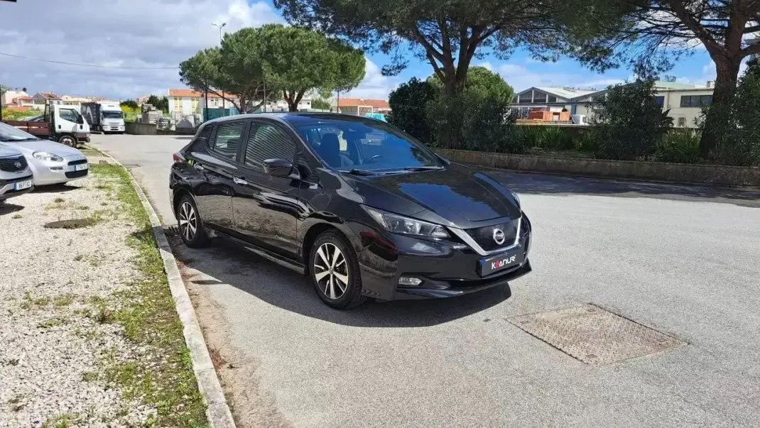 Nissan Leaf 2018 - 12890 EUR, 62000 km - 62000km - foto 13 de 45