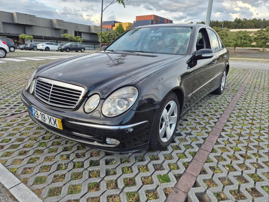Mercedes-Benz E 220 2003 - 4900 EUR, 490000 km - AUTO.MOTO.pt - 490000km - foto 1 de 16