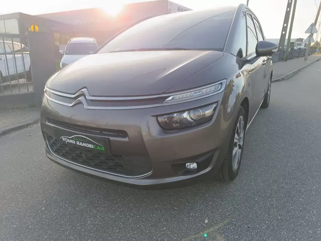Citroën C4 Picasso 2016 - 13500 EUR, 148000 km - AUTO.MOTO.pt - 148000km - foto 9 de 28