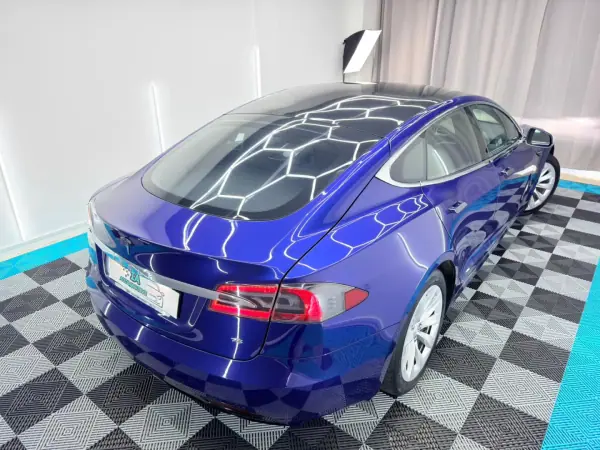 Tesla Model S 2018 - 19500 EUR, 260000 km - AUTO.MOTO.pt - 260000km - foto 7 de 23