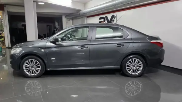 Citroën C-Elysée 2014 - 9990 EUR, 42600 km - AUTO.MOTO.pt - 42600km - foto 2 de 19