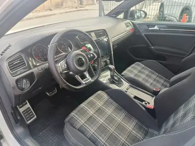 Volkswagen Golf 2014 - 17500 EUR, 162848 km - AUTO.MOTO.pt - 162848km - foto 6 de 57