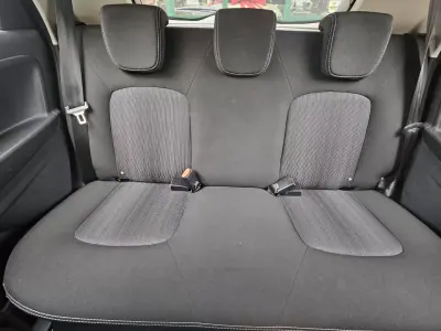 Renault Zoe 2019 - 7850 EUR, 130850 km - AUTO.MOTO.pt - 130850km - foto 18 de 22