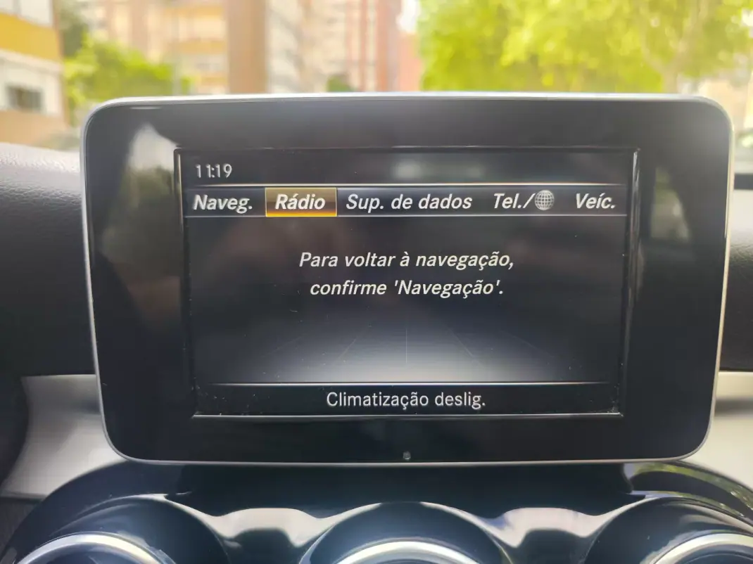 Mercedes-Benz C 200 2017 - 18980 EUR, 136500 km - AUTO.MOTO.pt - 136500km - foto 31 de 40