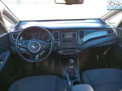 Kia Carens 2018 — foto 3 de 24