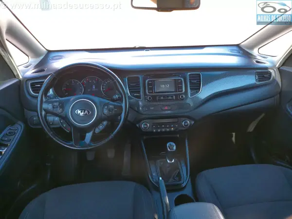 Kia Carens 2018 — foto 3 de 24