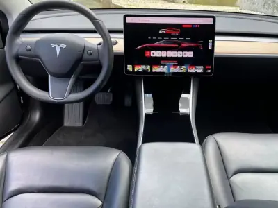 Tesla Model 3 2019 - 23990 EUR, 83000 km - AUTO.MOTO.pt - 83000km - foto 20 de 26