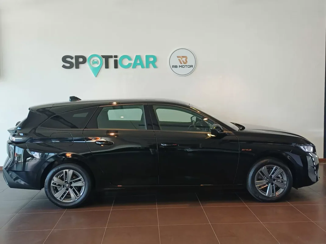 Peugeot 308 SW 2025 - 29750 EUR, 5900 km - AUTO.MOTO.pt - 5900km - foto 20 de 26