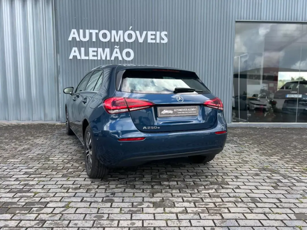 Mercedes-Benz A 250e 2022 - 28750 EUR, 42690 km - AUTO.MOTO.pt - 42690km - foto 7 de 20