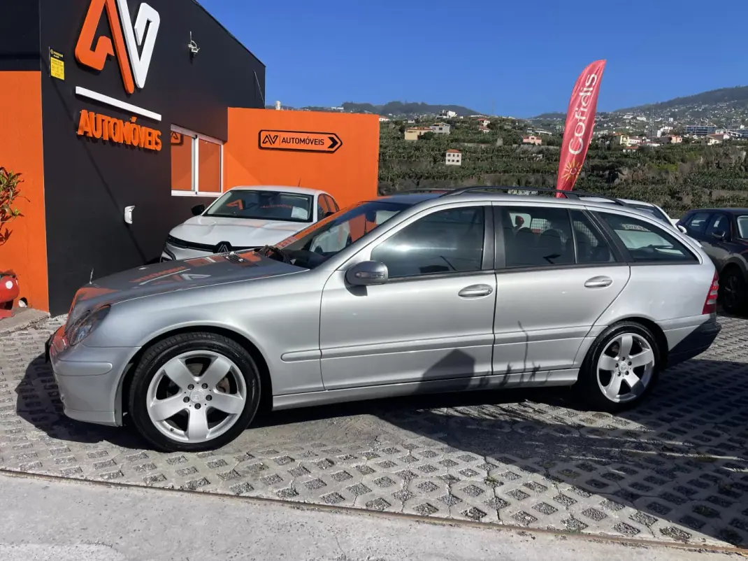 Mercedes-Benz C 220 2004 - 6950 EUR, 331544 km - AUTO.MOTO.pt - 331544km - foto 4 de 12