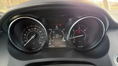 Jaguar E-Pace 2019 - 23900 EUR, 164000 km - AUTO.MOTO.pt - 164000km - foto 34 de 64