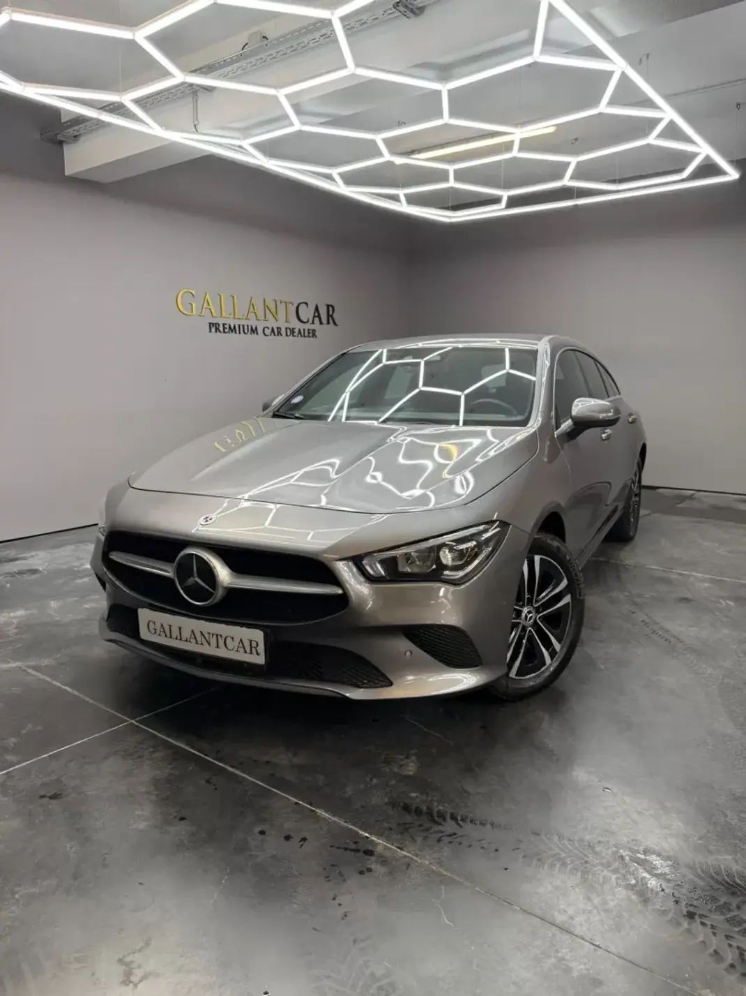 Mercedes-Benz CLA 250 2023 - 29900 EUR, 90100 km - AUTO.MOTO.pt - 90100km - foto 25 de 28