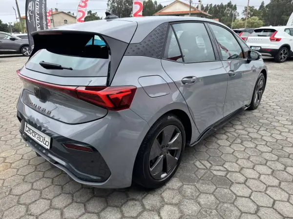 Cupra Born 2024 - 28750 EUR, 35000 km - 35000km - foto 7 de 47