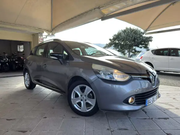 Renault Clio Sport Tourer 2014 - 8950 EUR, 143153 km - AUTO.MOTO.pt - 143153km - foto 10 de 30