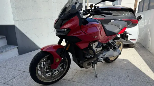 Moto Guzzi V100 Mandello 2022 Petrol