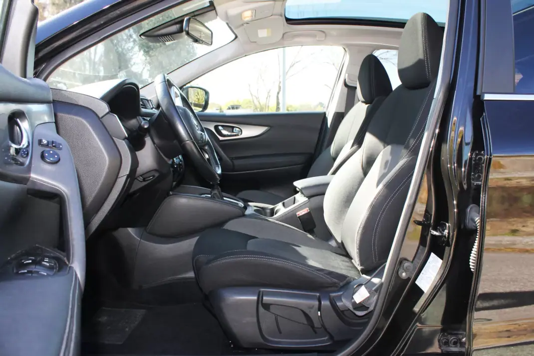 Nissan Qashqai 2018 - 20750 EUR, 87000 km - AUTO.MOTO.pt - 87000km - foto 18 de 37