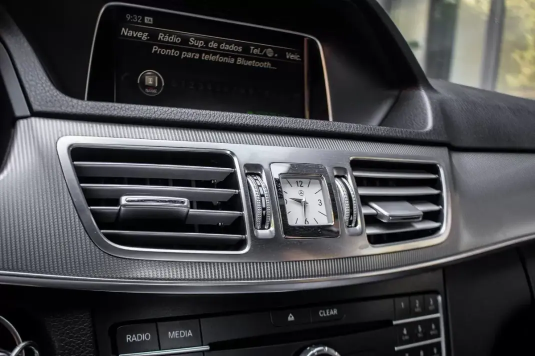 Mercedes-Benz E 250 2016 - 23750 EUR, 215762 km - AUTO.MOTO.pt - 215762km - foto 21 de 39