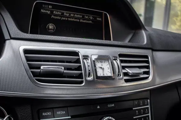 Mercedes-Benz E 250 2016 - 23750 EUR, 215762 km - AUTO.MOTO.pt - 215762km - foto 21 de 39