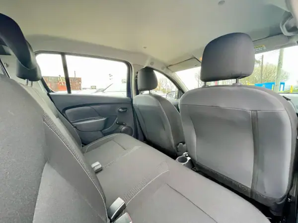 Dacia Sandero 2019 - 10500 EUR, 53499 km - AUTO.MOTO.pt - 53499km - foto 23 de 26