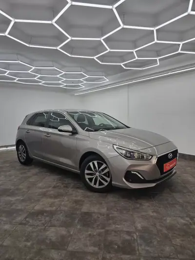 Hyundai i30 2019 - 14900 EUR, 43264 km - AUTO.MOTO.pt - 43264km - foto 25 de 33