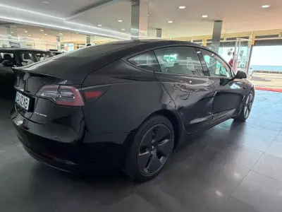Tesla Model 3 2021 - 29000 EUR, 88000 km - AUTO.MOTO.pt - 88000km - foto 4 de 7
