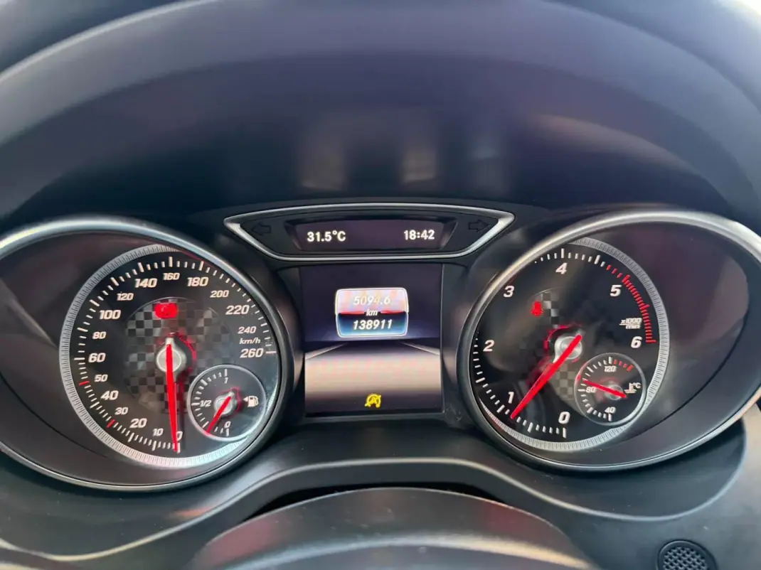 Mercedes-Benz A 180 2018 - 15900 EUR, 138911 km - 138911km - foto 7 de 20