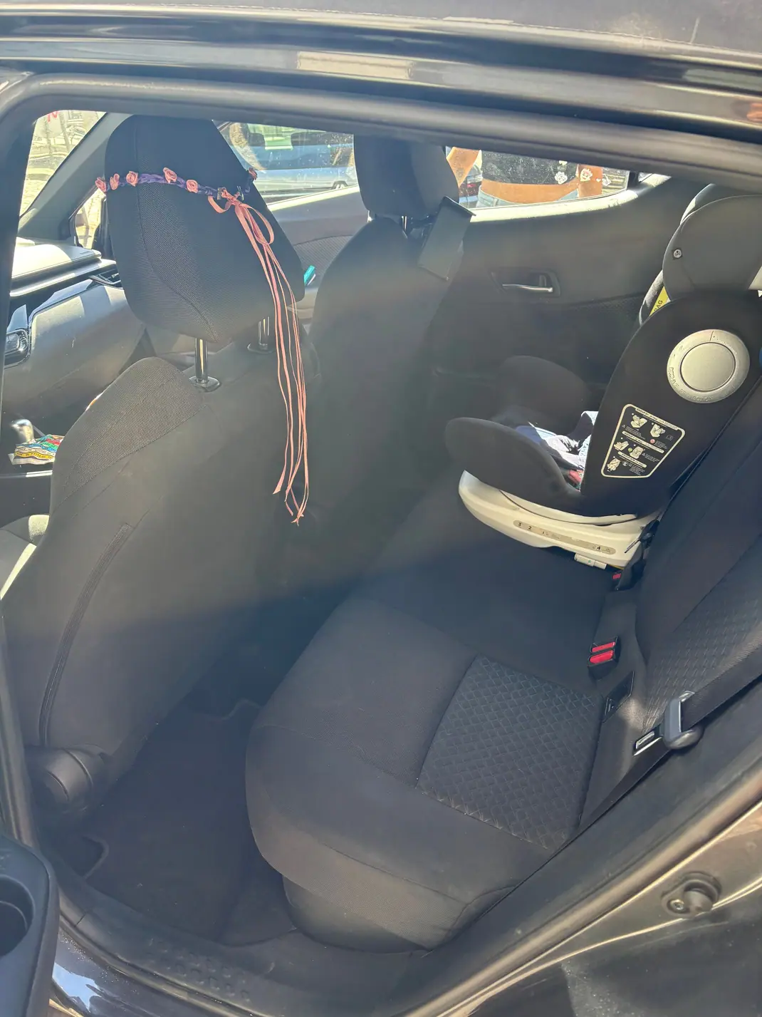 Toyota C-HR 2021 - 22500 EUR, 72600 km - 72600km - foto 6 de 8