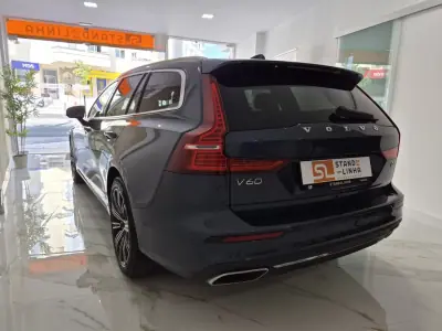 Volvo V60 2021 - 31800 EUR, 74884 km - AUTO.MOTO.pt - 74884km - foto 8 de 34