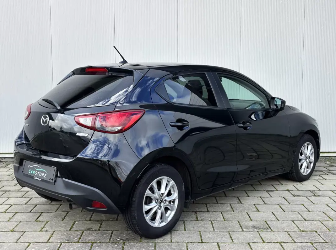 Mazda 2 2015 - 11500 EUR, 75000 km - AUTO.MOTO.pt - 75000km - foto 5 de 33