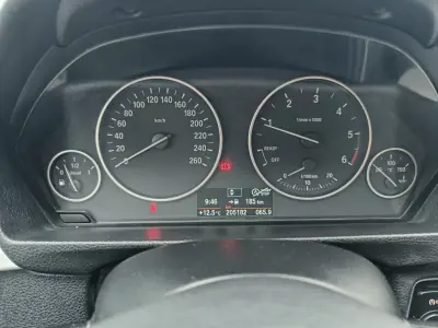 BMW 318 2012 - 12890 EUR, 205182 km - AUTO.MOTO.pt - 205182km - foto 7 de 23