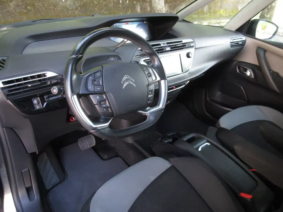Citroën C4 Grand Picasso 2014 - 11490 EUR, 185000 km - AUTO.MOTO.pt - 185000km - foto 20 de 60