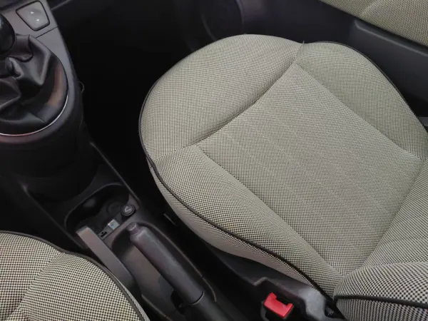 Fiat 500 2010 - 6999 EUR, 156000 km - AUTO.MOTO.pt - 156000km - foto 14 de 19