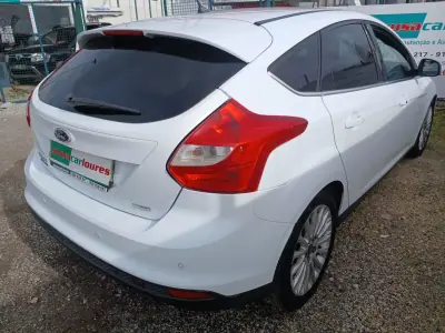 Ford Focus 2012 - 7950 EUR, 136113 km - AUTO.MOTO.pt - 136113km - foto 10 de 25