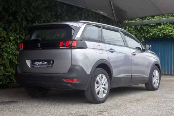 Peugeot 5008 2019 - 16900 EUR, 272000 km - AUTO.MOTO.pt - 272000km - foto 8 de 18