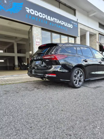 Ford Focus SW 2022 - 17450 EUR, 58000 km - AUTO.MOTO.pt - 58000km - foto 6 de 48