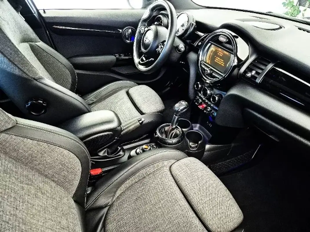 MINI Cooper S 2015 - 19850 EUR, 126722 km - AUTO.MOTO.pt - 126722km - foto 5 de 10