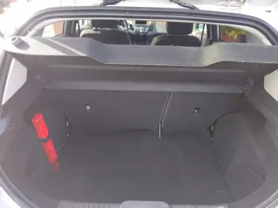 Ford Fiesta 2015 - 9990 EUR, 120400 km - AUTO.MOTO.pt - 120400km - foto 12 de 12