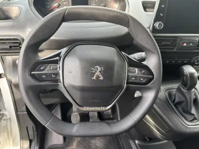Peugeot PARTNER GIRAFON 2020 - 17990 EUR, 116800 km - AUTO.MOTO.pt - 116800km - foto 8 de 12
