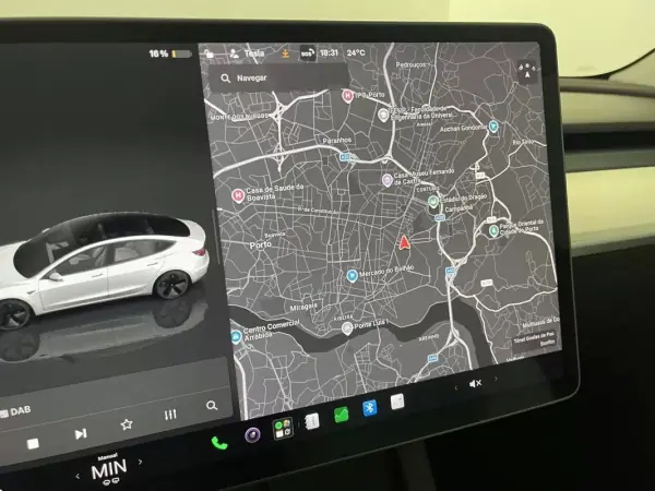 Tesla Model 3 2023 - 29750 EUR, 68000 km - AUTO.MOTO.pt - 68000km - foto 25 de 44