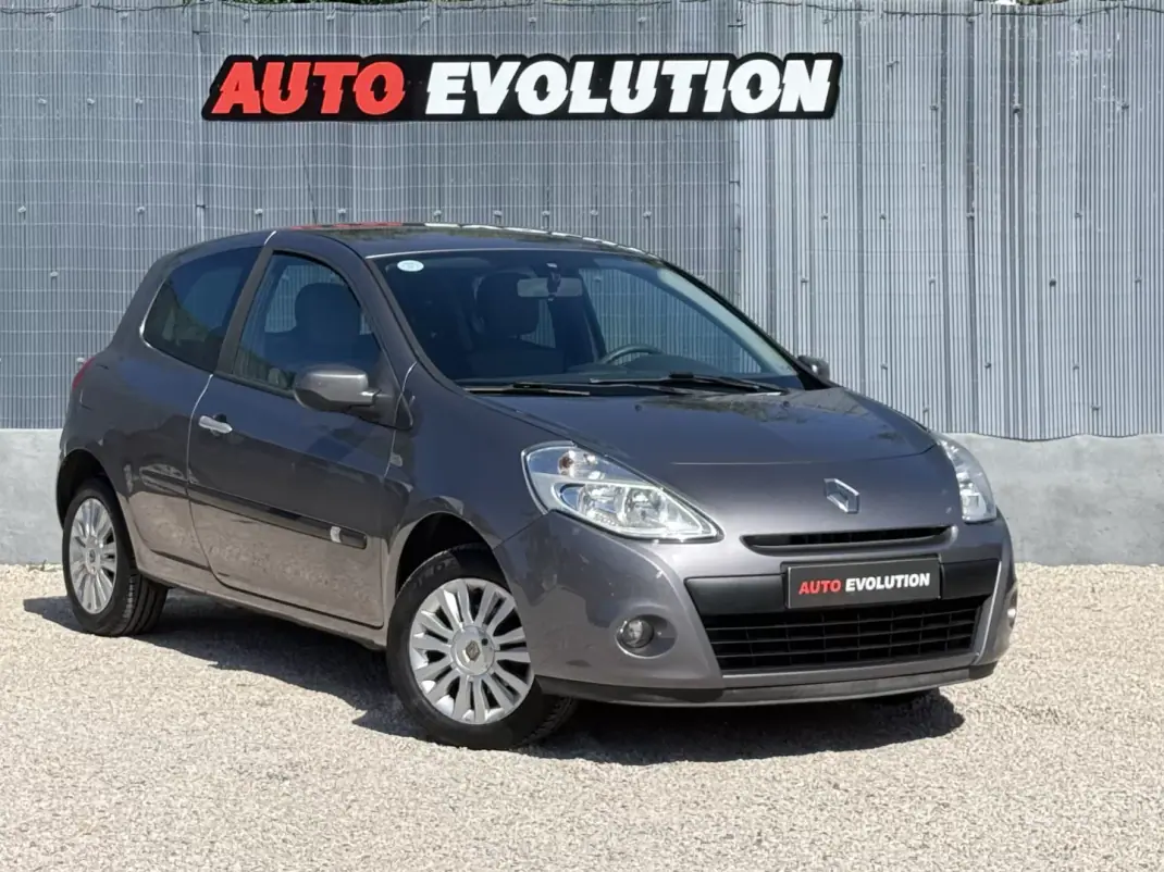 Renault Clio 2009 - 5950 EUR, 110000 km - AUTO.MOTO.pt - 110000km - foto 1 de 14